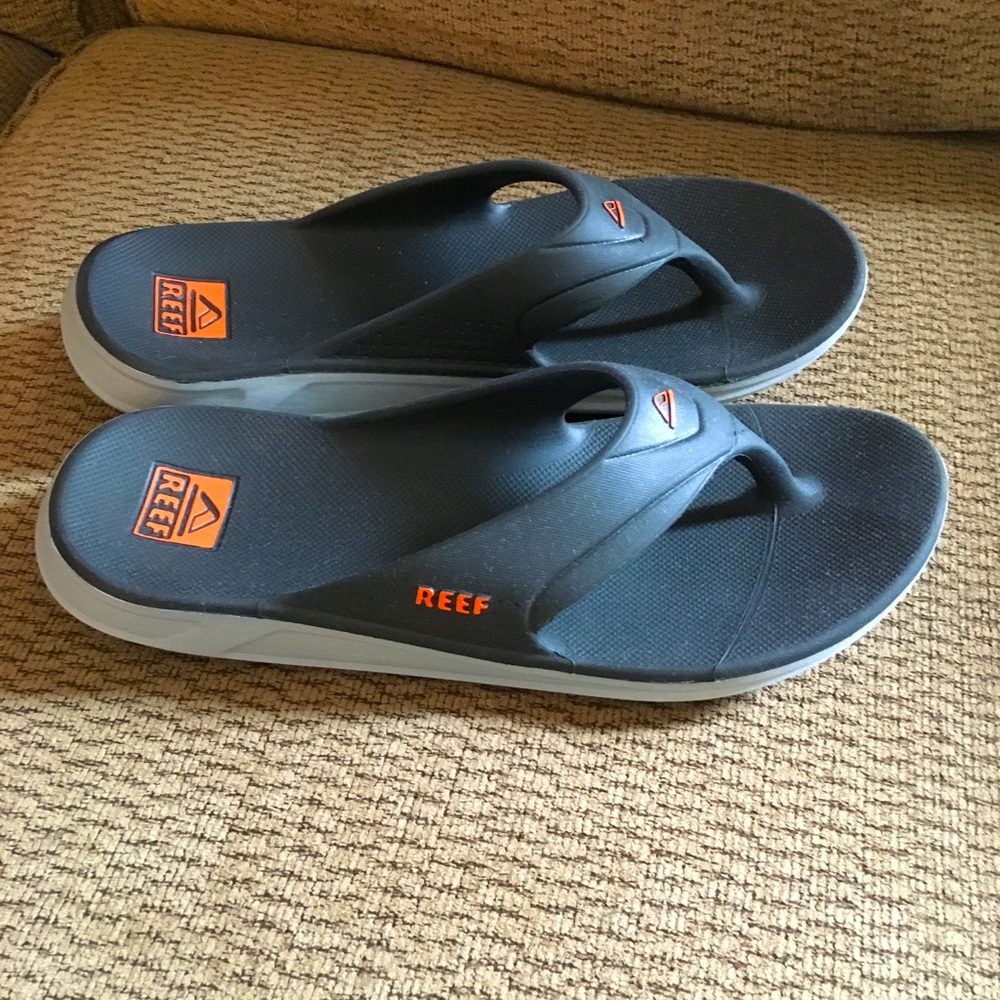 Men’s size 12 Reef Dual Density Single Mold Sandals Flip Flops Shoes Waterproof